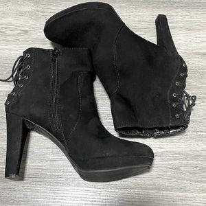 Laced booties with heel